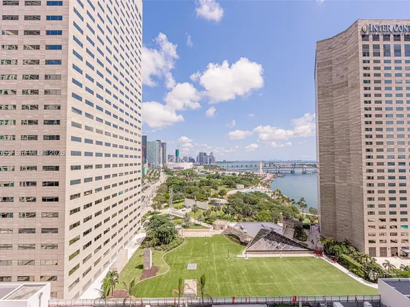 325 Biscayne Blvd, Miami, FL