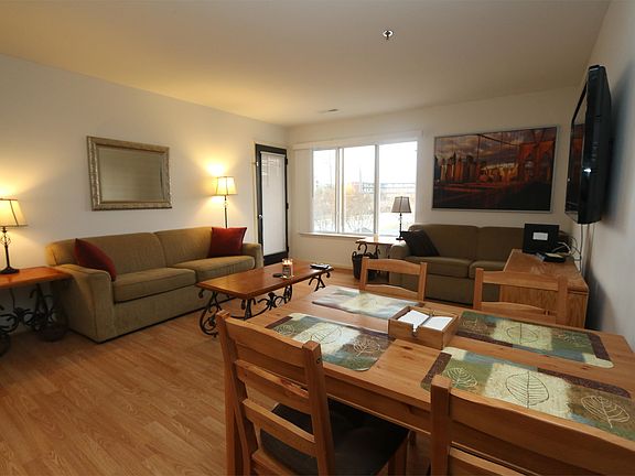 2nd image of 304 28th St Unit 304