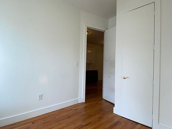 4th image of 623 Metropolitan Ave #16