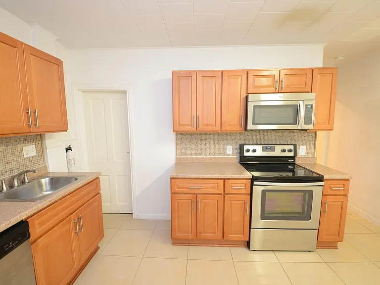 128 S Bonsall St — Photo 6