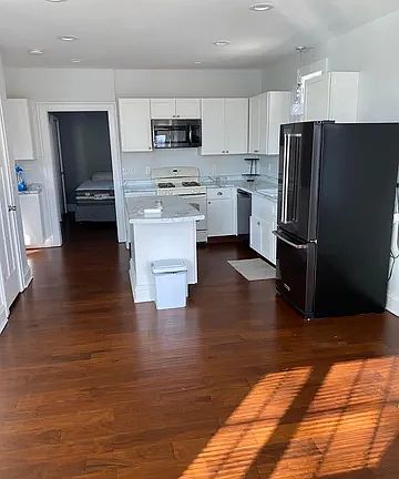 3rd image of 509 W Kelsey St