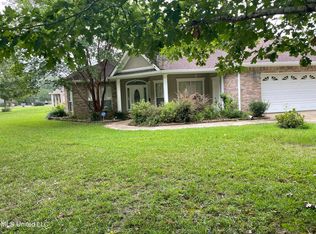 17994 Lake Breeze Dr, Saucier, MS 39574