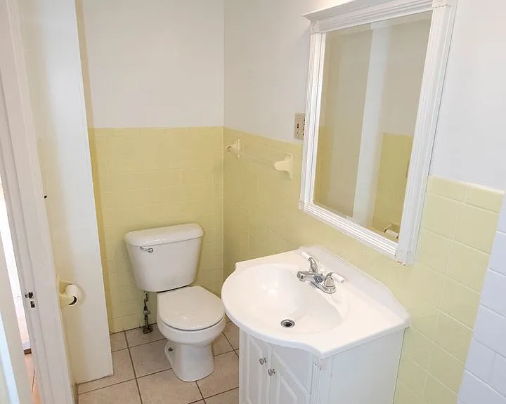 19 FIRST — Photo 27