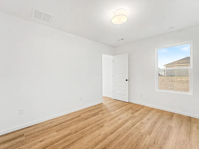 1534 N Claire St — Photo 17