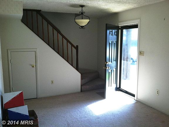 2nd image of 66 Cable Hollow Way #37-2