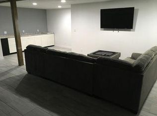 18 N 3rd St, Clear Lake, IA 50428