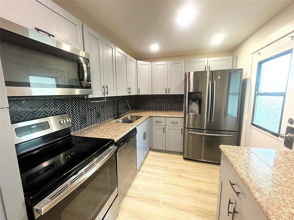 1st image of 3401 N Country Club Dr APT 105