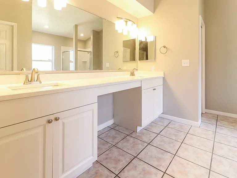 3304 Pin Oak Ln — Photo 12