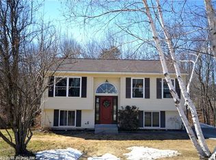 104 Oak Hill Rd, Auburn, ME 04210