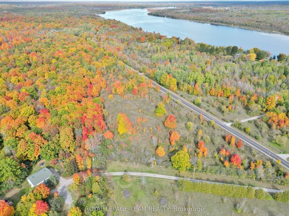 688 Rideau River Rd, Montague, ON K0G 1N0