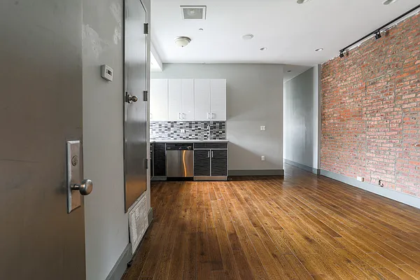 Rented by Brooklyn Group | media 9