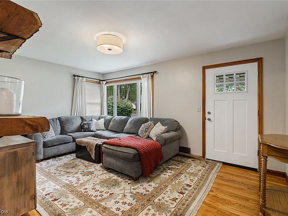3rd image of 358 West St