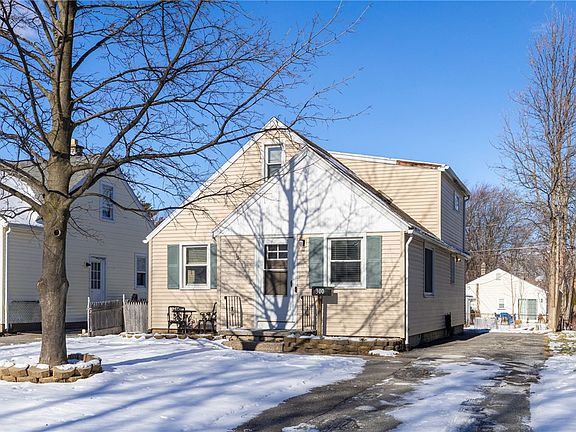 2nd image of 300 Mosley Rd