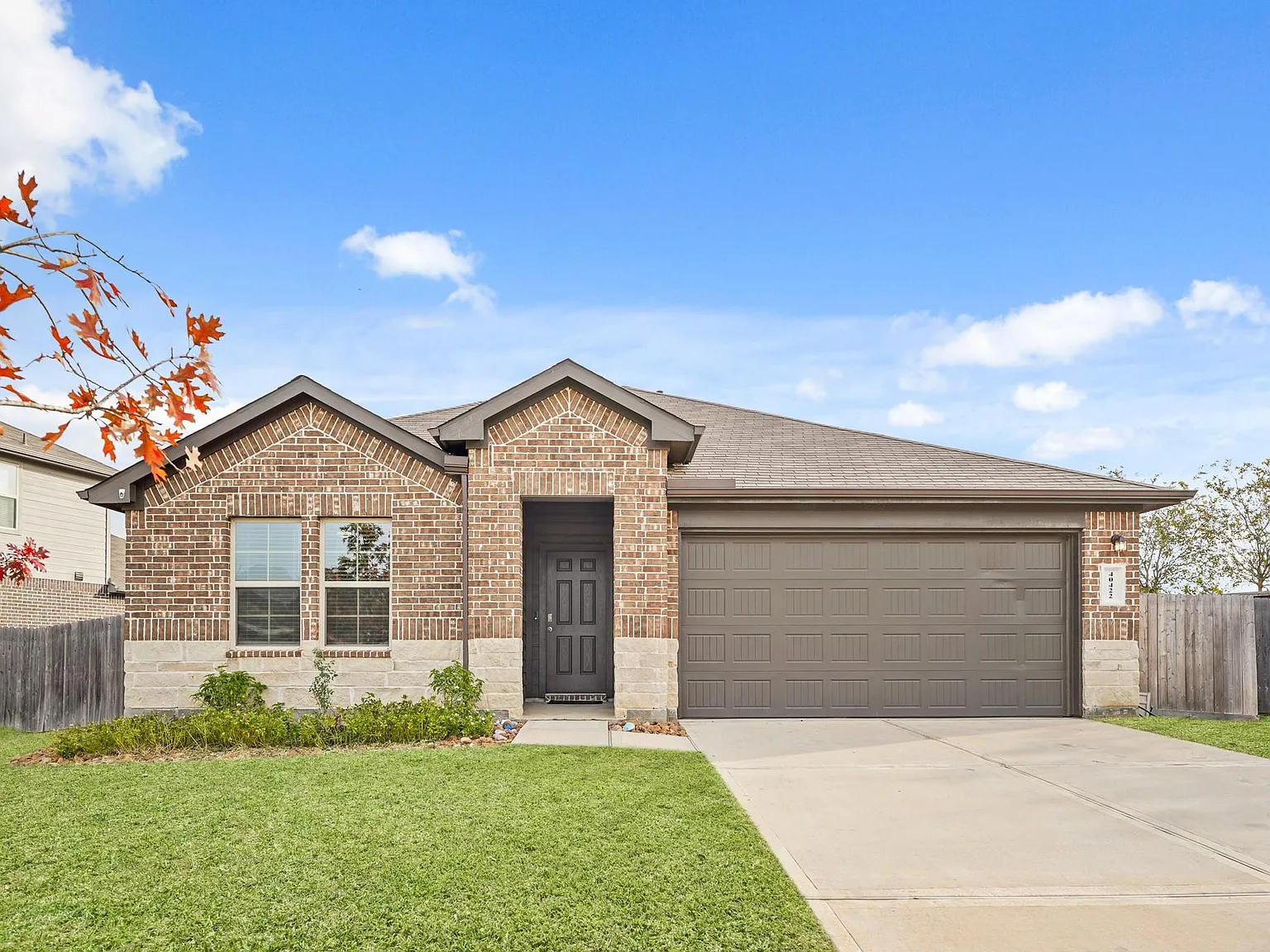 4 bed, 2.0 bath, 1850 sqft, $2,200 — Photo 1
