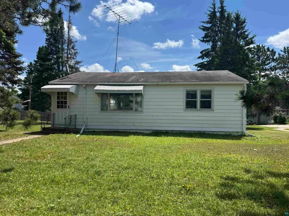 512 Memorial Dr, Buhl, MN 55713
