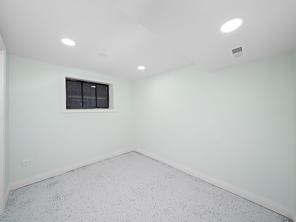 4th image of 6431 S Artesian Ave #G