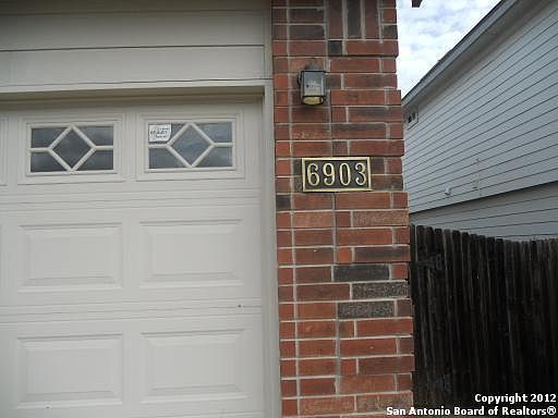2nd image of 6903 Grapevine Lk