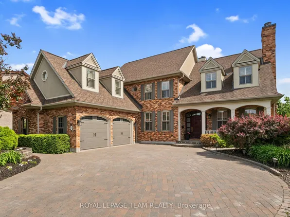 17 Craigmohr Ct, Ottawa, ON K2G 4P9