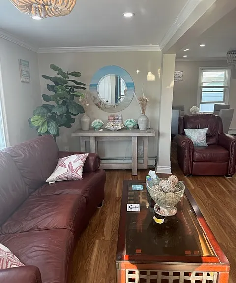608 W Olive St — Photo 8