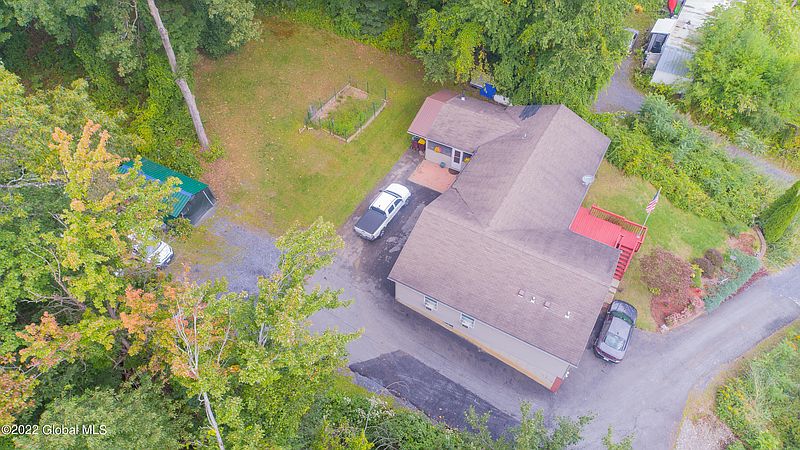 4th image of 77 Canal Road