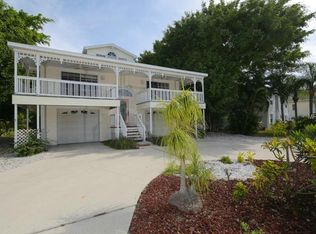 10 Palm Harbor Dr, Holmes Beach, FL 34217