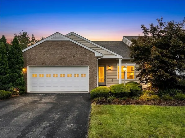 240 Slate Creek Dr, Christiansburg, VA 24073
