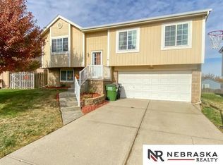 17234 Spaulding St, Omaha, NE 68116