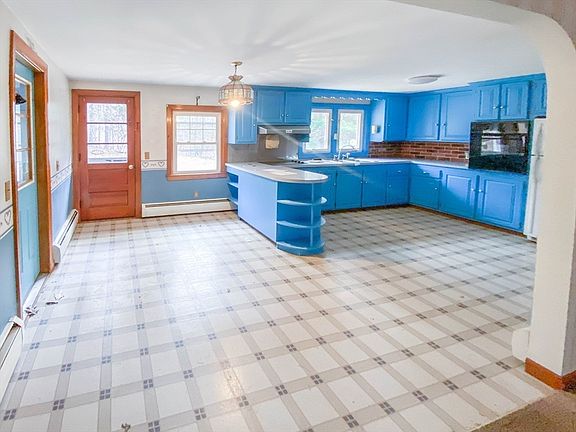 5th image of 78 Franklin St