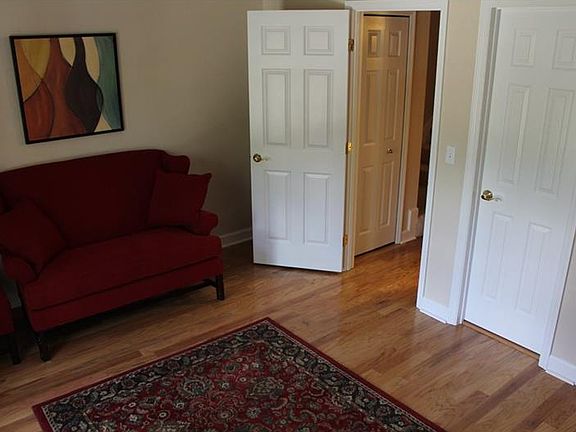 4th image of 158 Brent Cir
