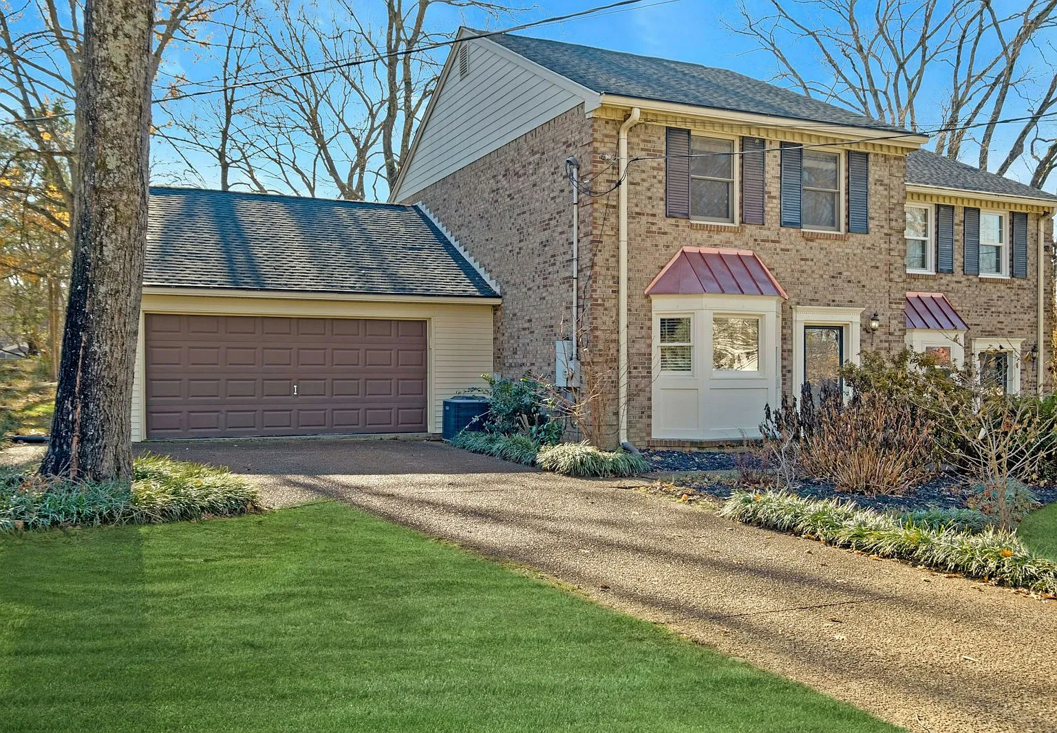 1005 Glendale Lane — Photo 1