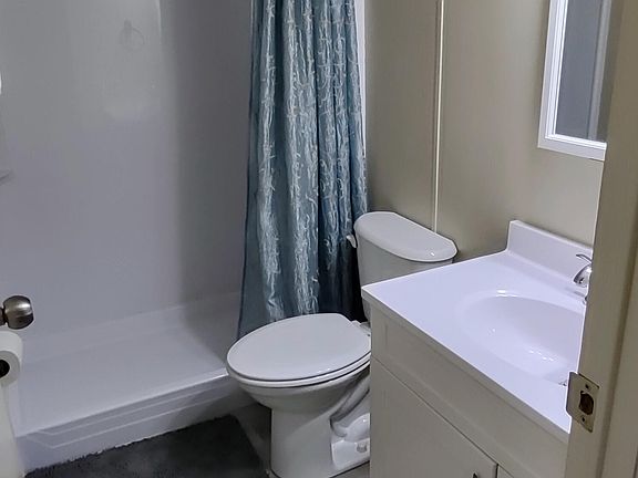5th image of 217 Creekview Dr