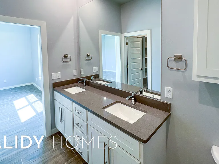 505 Remington Ave — Photo 5