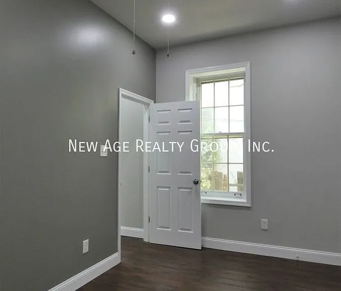 3515 Hamilton St #1R — Photo 15