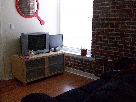 3rd image of 2401 E Franklin St APT 201