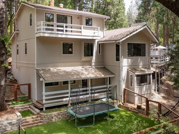 3843 Garnet Rd, Pollock Pines, CA 95726