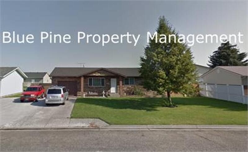 1st image of 4415 E Greenwillow Ln