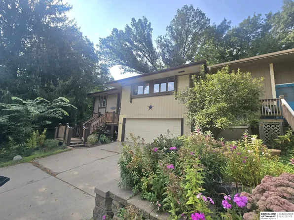 1103 Happy Hollow Ct, Plattsmouth, NE 68048