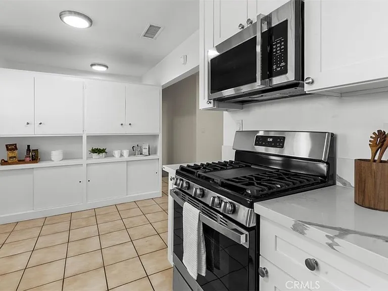 529 W Blaine St — Photo 10