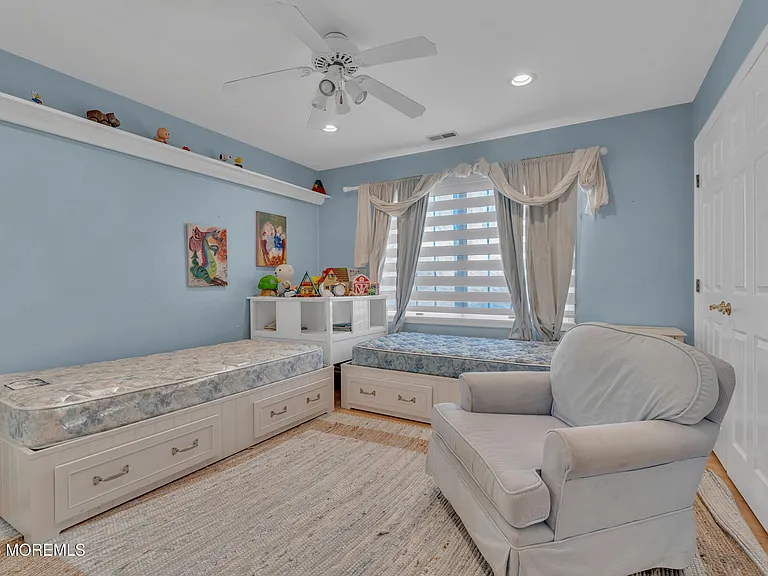 21 Old Queens Ct — Photo 28