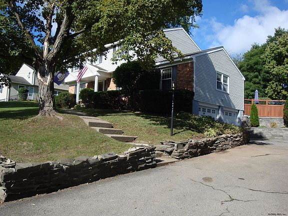3rd image of 18 Socha Ln