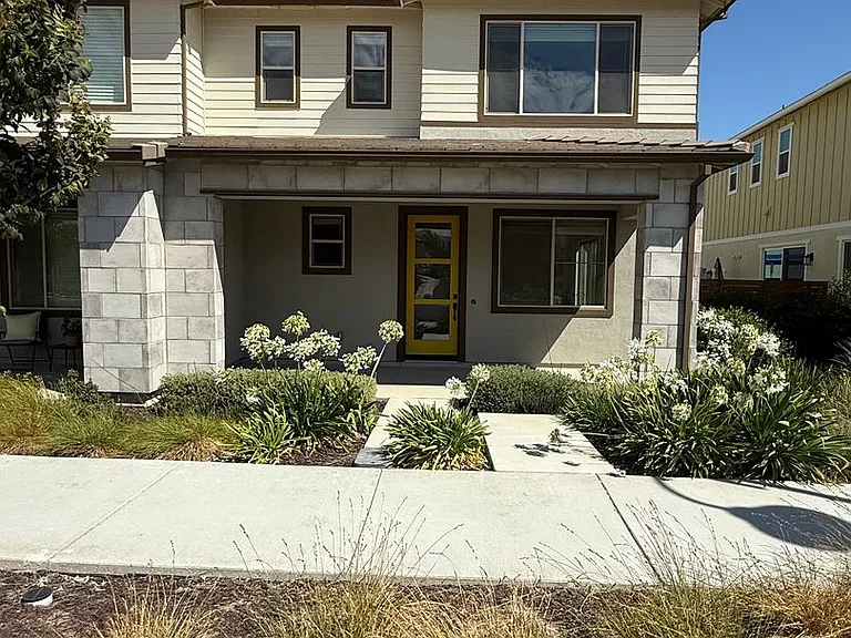 2460 Cinnabar Dr — Photo 1