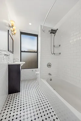 Rented by Garfield Realty  | media 4