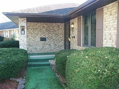2nd image of 2537 S Ventura Ave