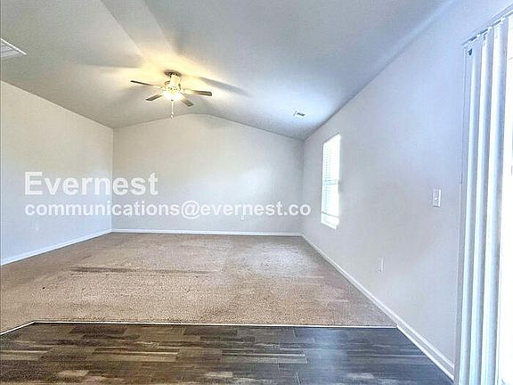 4th image of 550 Belcaro Dr