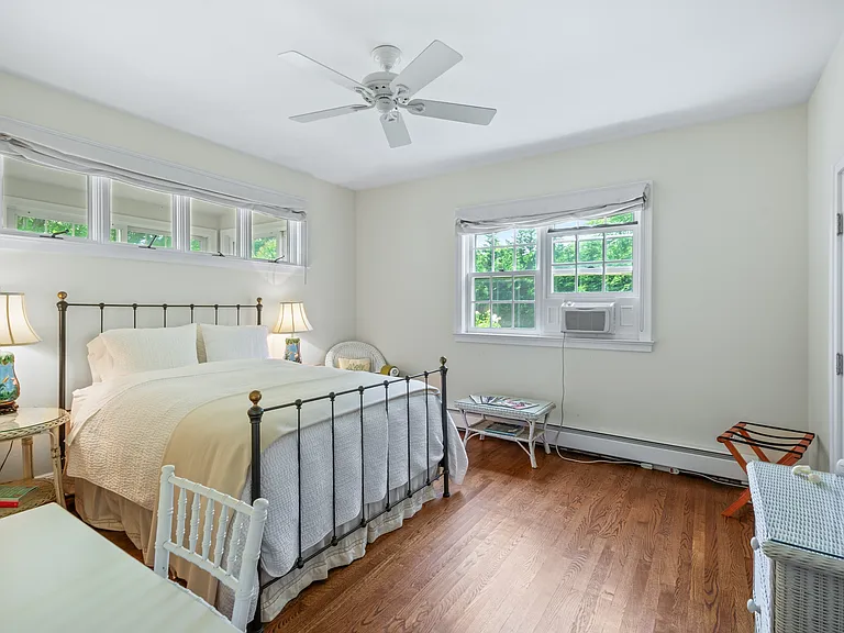 155 First Neck Ln — Photo 35