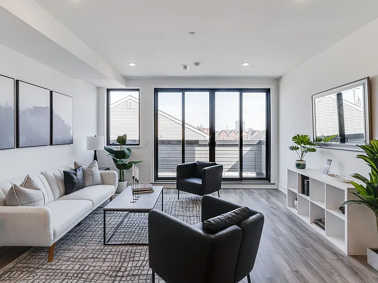 Brand New Luxury Townhouses — Photo 10