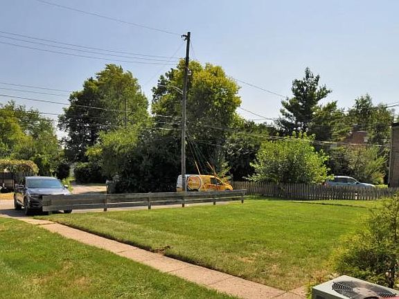 3rd image of 1368 Northwest Blvd
