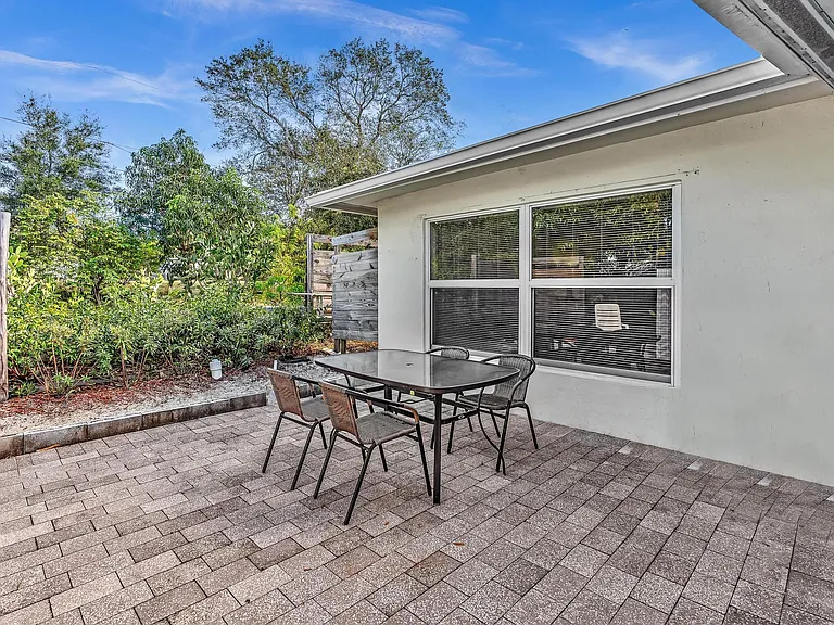 3998 NW 5th Ave — Photo 25