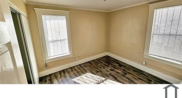 638 W 74th St #638 — Photo 9