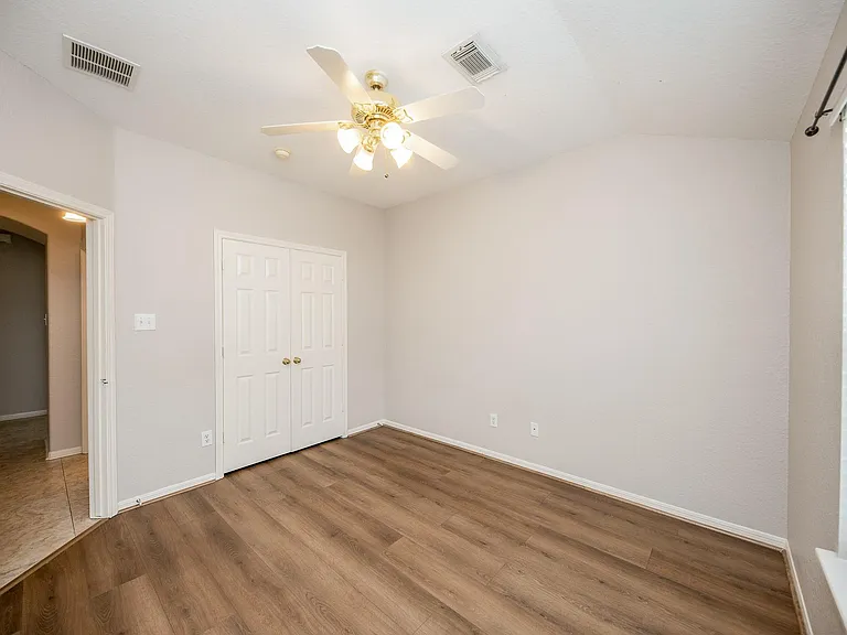 14618 Rochelle Ct — Photo 36